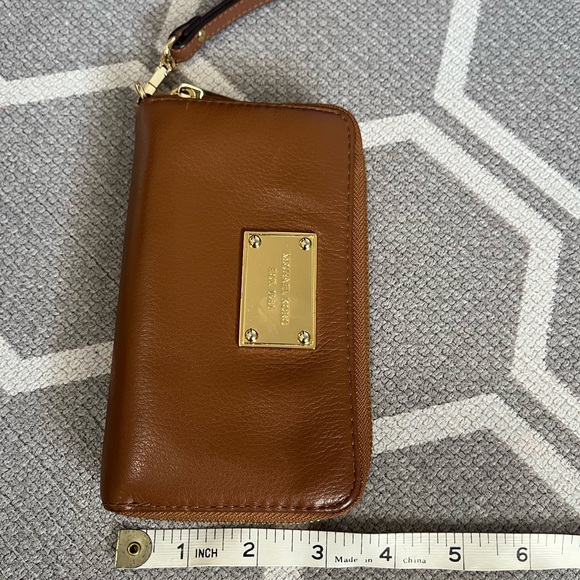 Michael Kors Brown Wristlet/Wallet - Picture 8 of 8